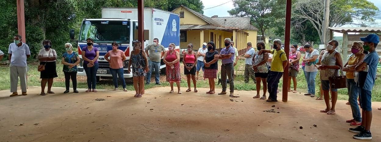 Parceria da SMAS com SENAR e CNA doa 87 cestas básicas para moradores do Distrito de Arapuá e Assentamento 20 de Março
