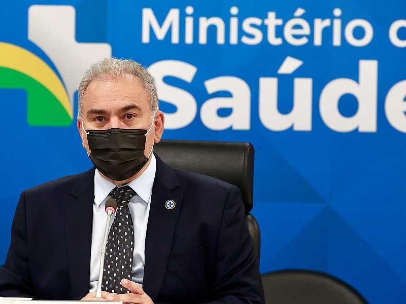 Governo reduz para 7 dias isolamento de pacientes com covid-19