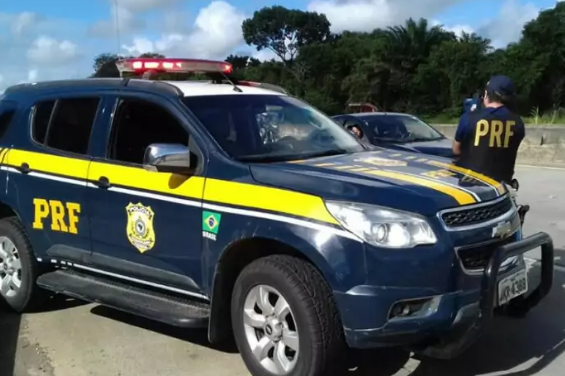 Na BR 262, motorista é detido dirigindo sob efeito de álcool