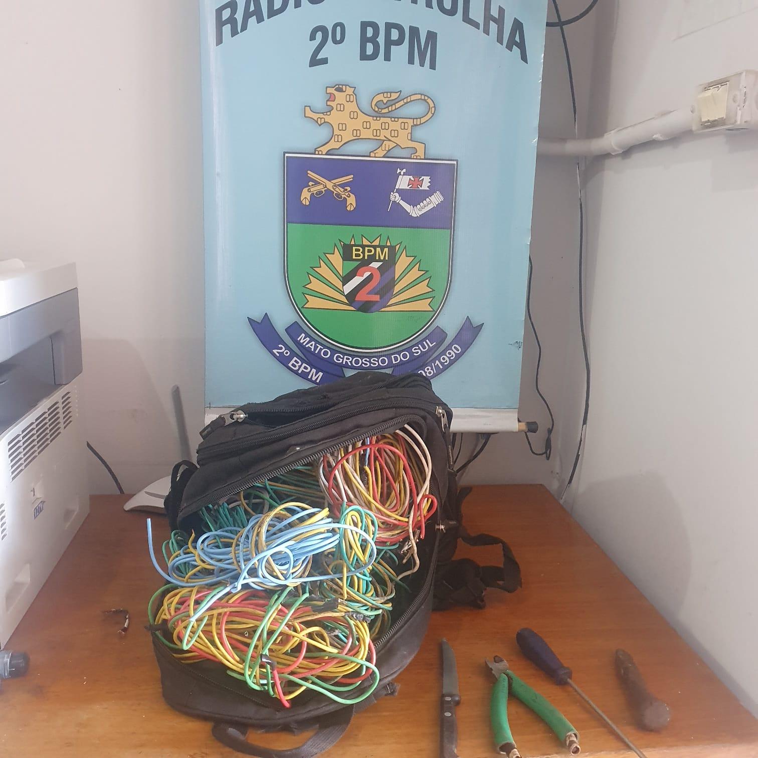 Homem que furtava fios elétricos de residência é preso em flagrante pela Rádio Patrulha