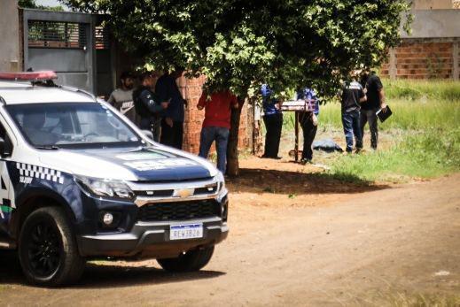Acusado de matar vizinho a tiros no Caiobá vai à polícia com advogados e é liberado