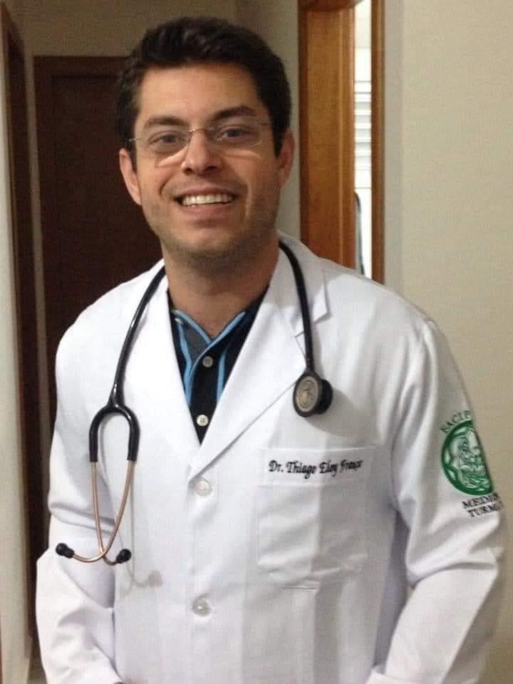 Após "boatos" de morte, Hospital Auxiliadora confirma que médico continua internado na UTI Após