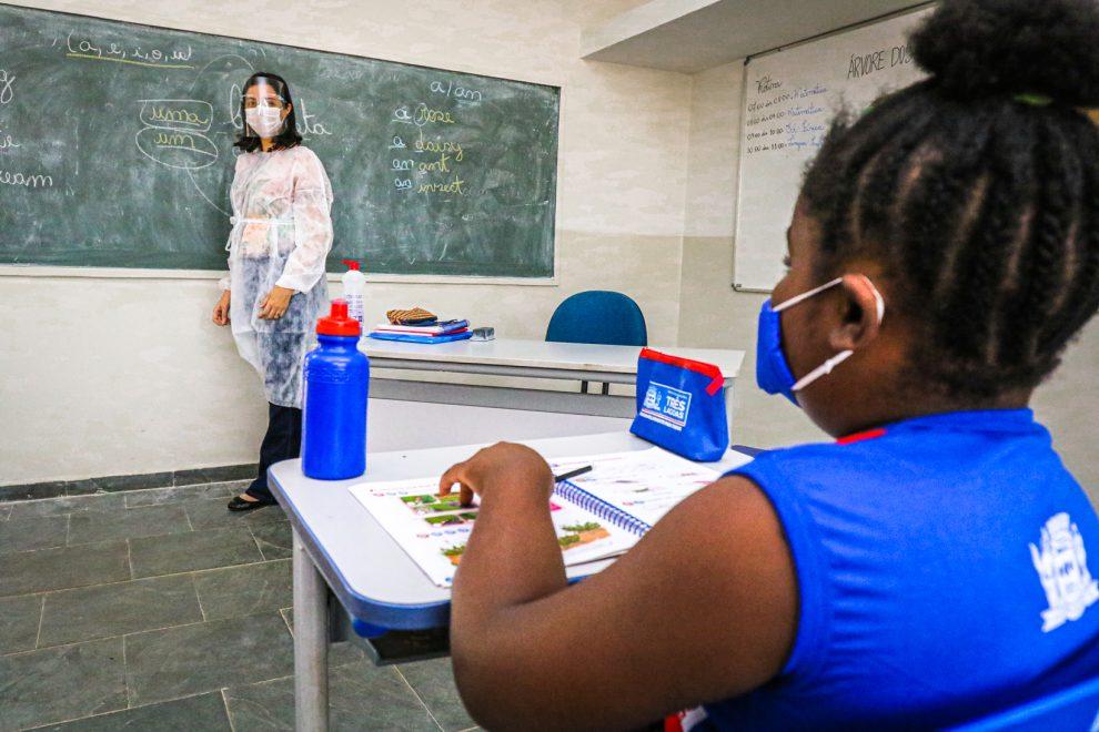 Aulas dos CEIs e Escolas do Município começam dia 03 de março Aulas dos CEIs e Escolas do Município começam dia 03 de março