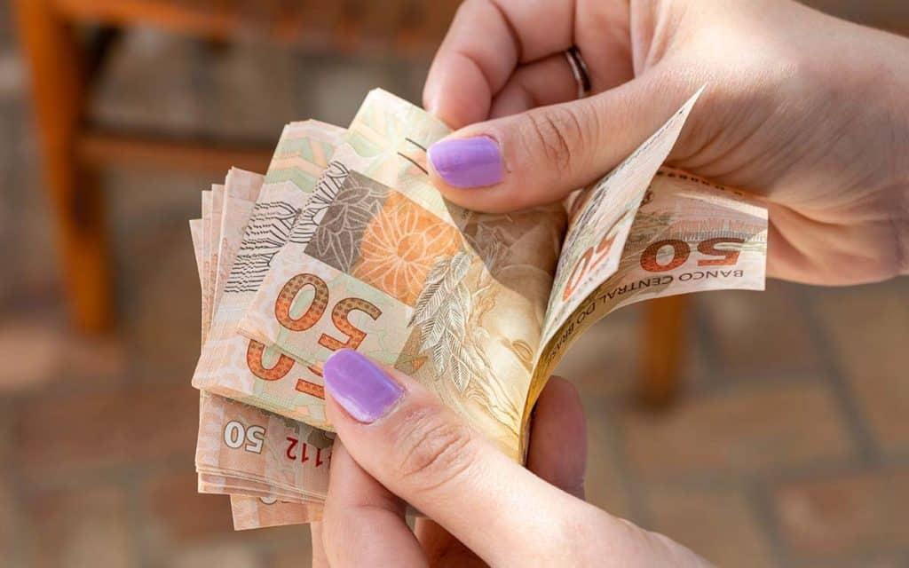 Bancos vão devolver bilhões de reais aos brasileiros, consulte se você vai receber