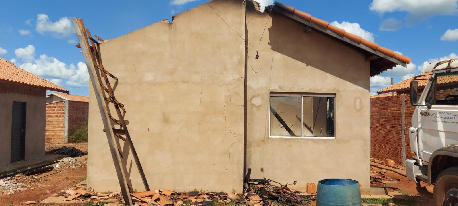 Com apoio da Polícia Militar, Polícia Civil prende suspeito de incendiar casa de ex-companheira