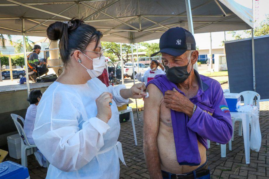 Com autorização da CIB e SES, Três Lagoas inicia nesta quinta (10) a aplicação da 4ª dose contra Covid-19 Com autorização da CIB e SES, Três Lagoas inicia nesta quinta (10) a aplicação da 4ª dose contra Covid-19