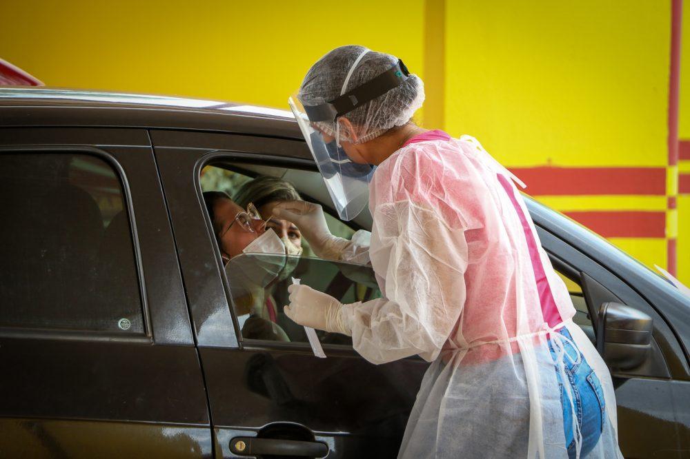 Drive thru dos bombeiros continua realizando testagem COVID em fevereiro