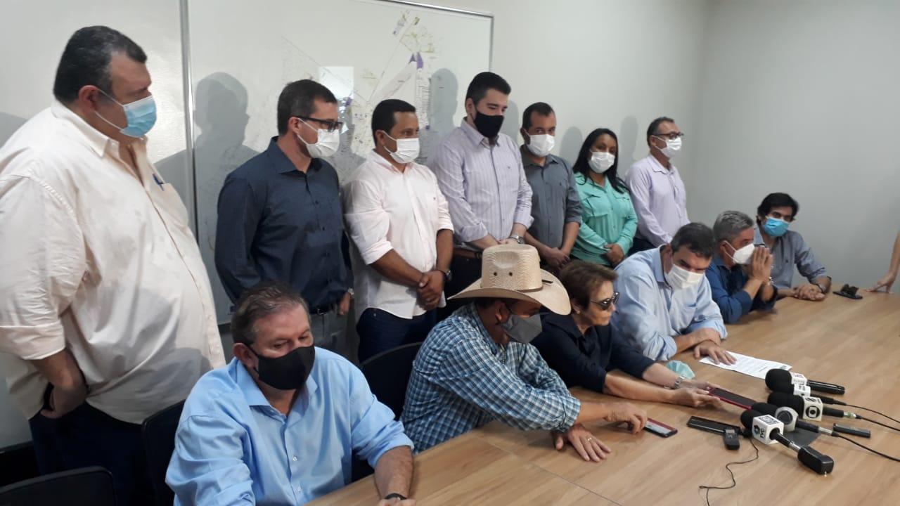 Em Três Lagoas (MS), ministra Tereza Cristina participa de coletiva com autoridades na Câmara Municipal