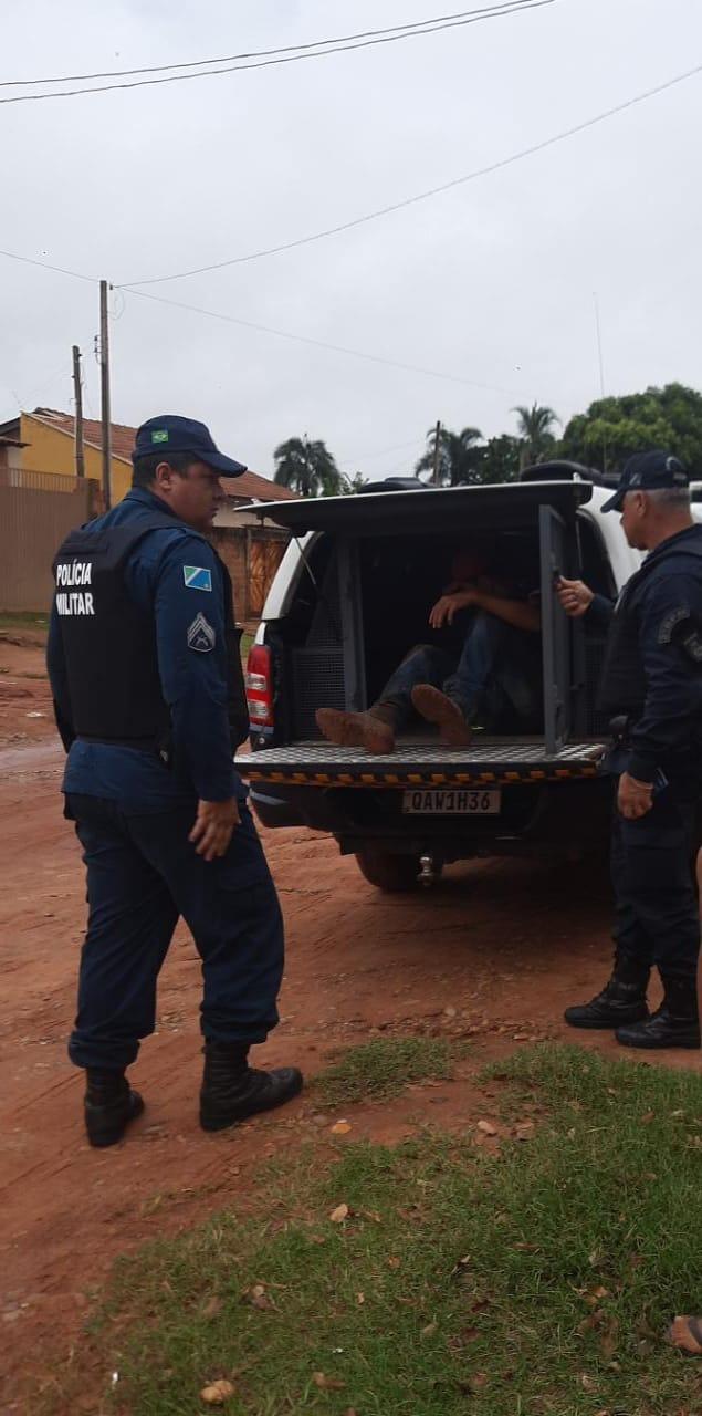 Rádio patrulha prende homem com mandado de prisão em aberto na vila verde