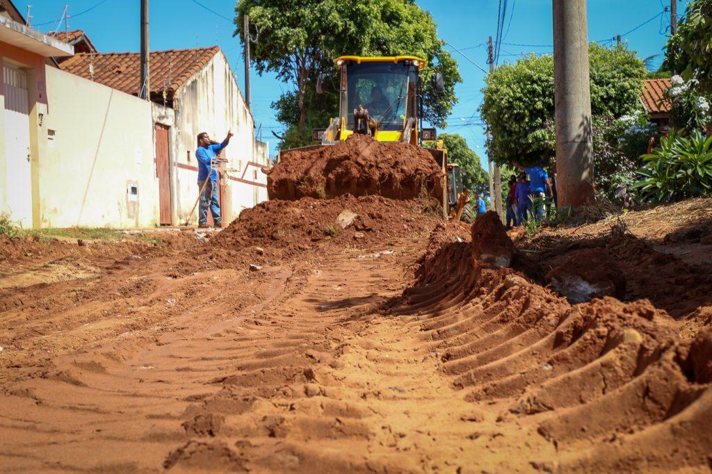 Prefeitura inicia obras de pavimentação no bairro Jardim Esperança