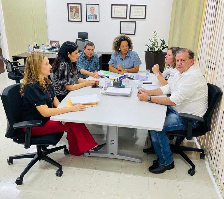 Primeira Dama e Secretária de Assistência Social discutem implantação de Coordenadoria Municipal de Políticas Públicas para Mulheres