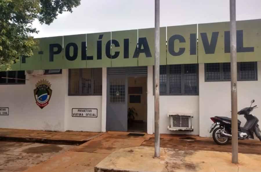 Homem é preso após atropelar ex-mulher e ameaçá-la de morte na frente dos filhos em MS