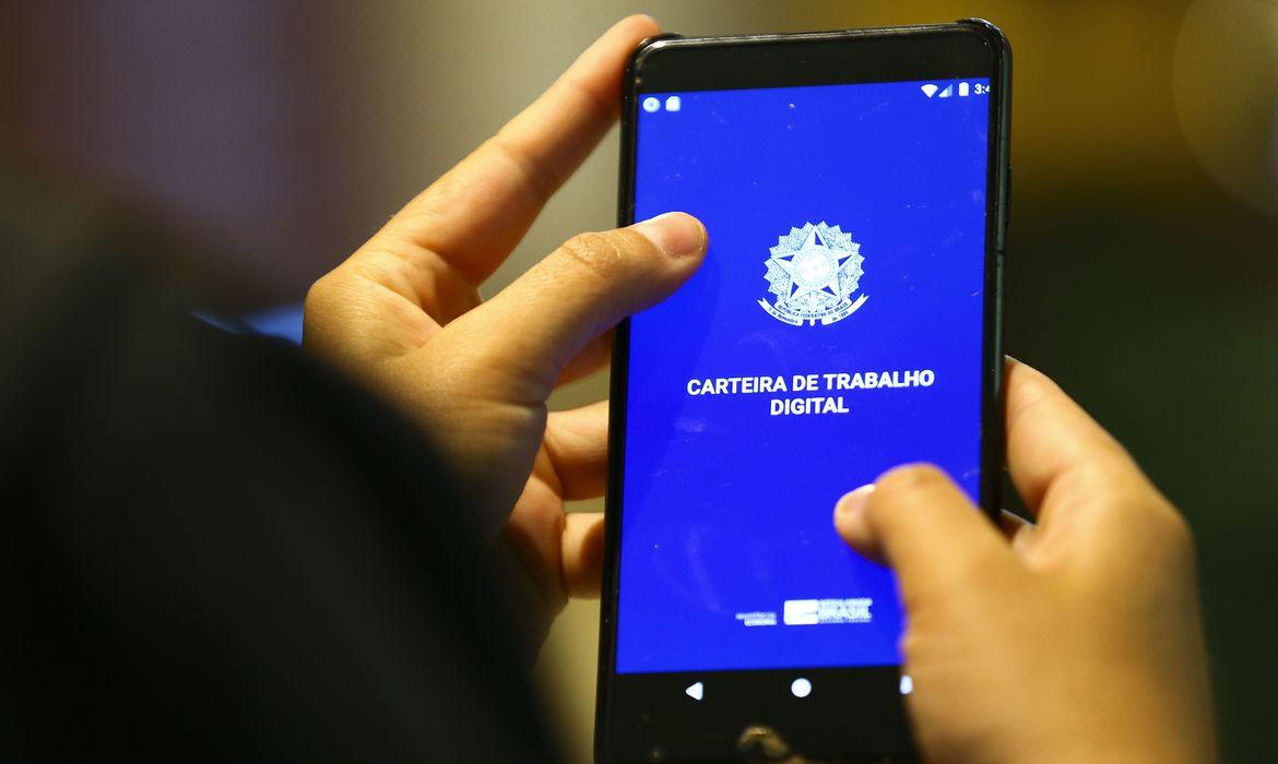 Ipea: número de ocupados em janeiro atinge patamar pré-pandemia Ipea: número de ocupados em janeiro atinge patamar pré-pandemia
