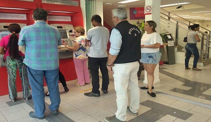 Procon Estadual autua 19 agências de instituições financeiras e aplica multas que chegam a R$ 279 mil