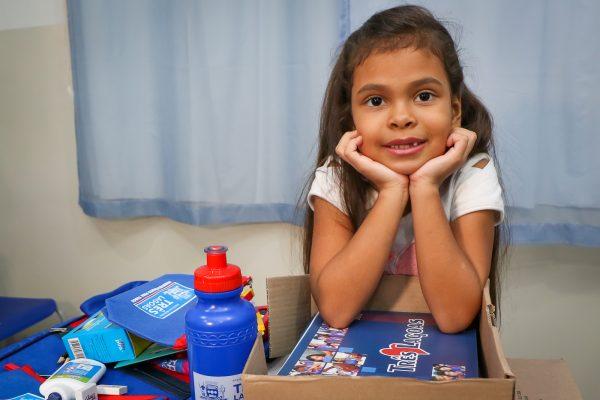 SEMEC entrega mais de 16.600 kits escolares para o início do ano letivo
