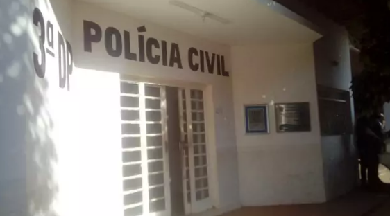 Suspeito pula muro de residência, e furta bicicleta no Santo André