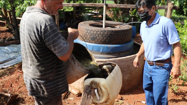 Após 01 ano de instalação de biodigestor, produtores rurais comemoram economia com gás de cozinha e equilíbrio de preço