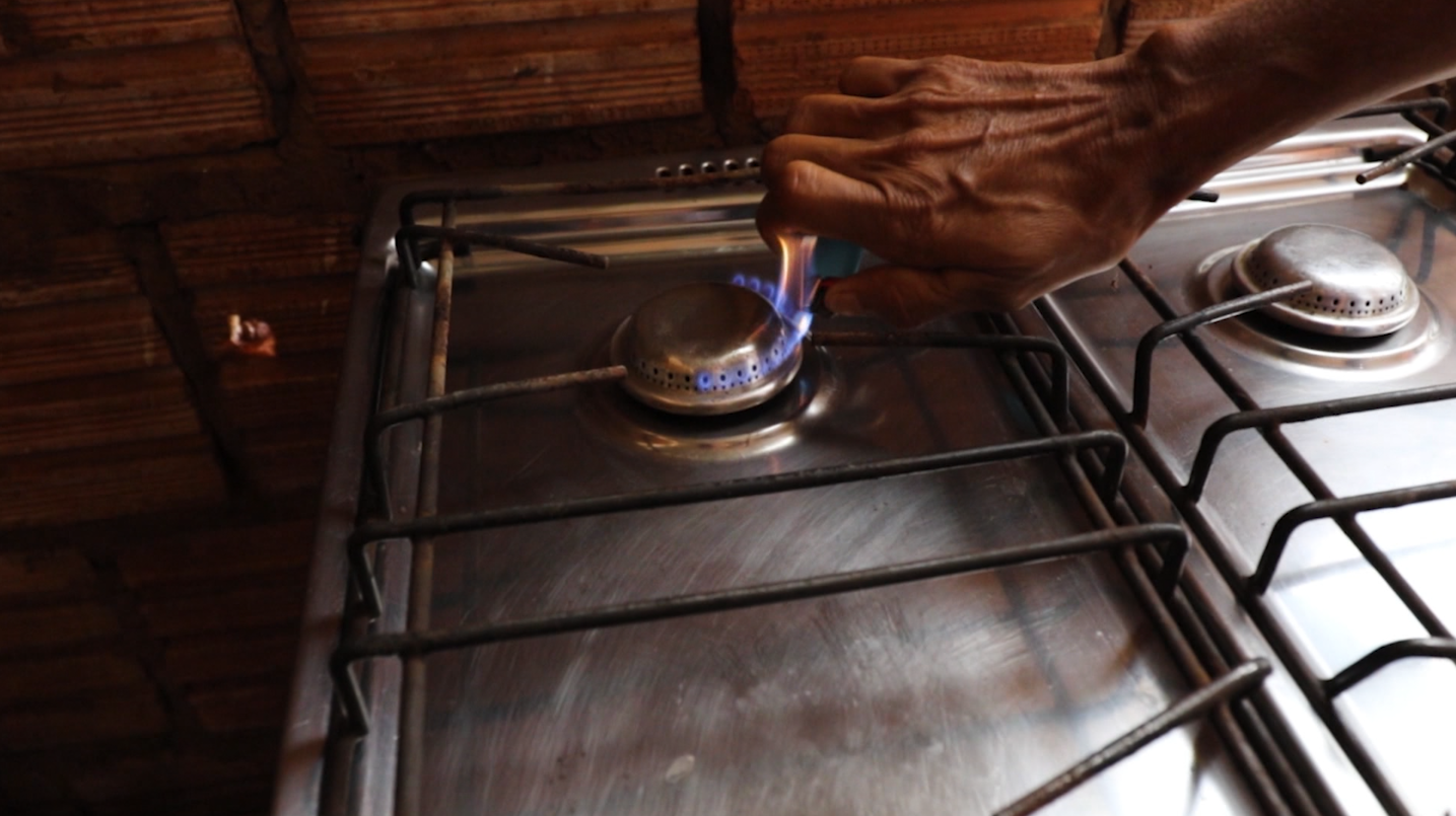Após 01 ano de instalação de biodigestor, produtores rurais comemoram economia com gás de cozinha e equilíbrio de preço
