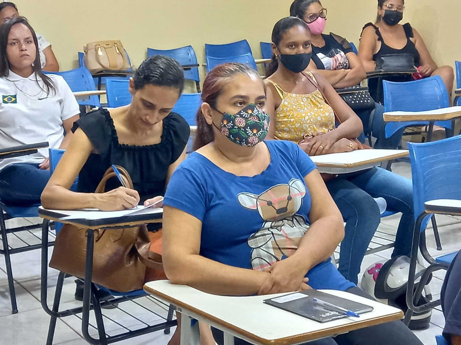 Atividades dos cursos profissionalizantes da Assistência Social iniciaram nesta segunda-feira
