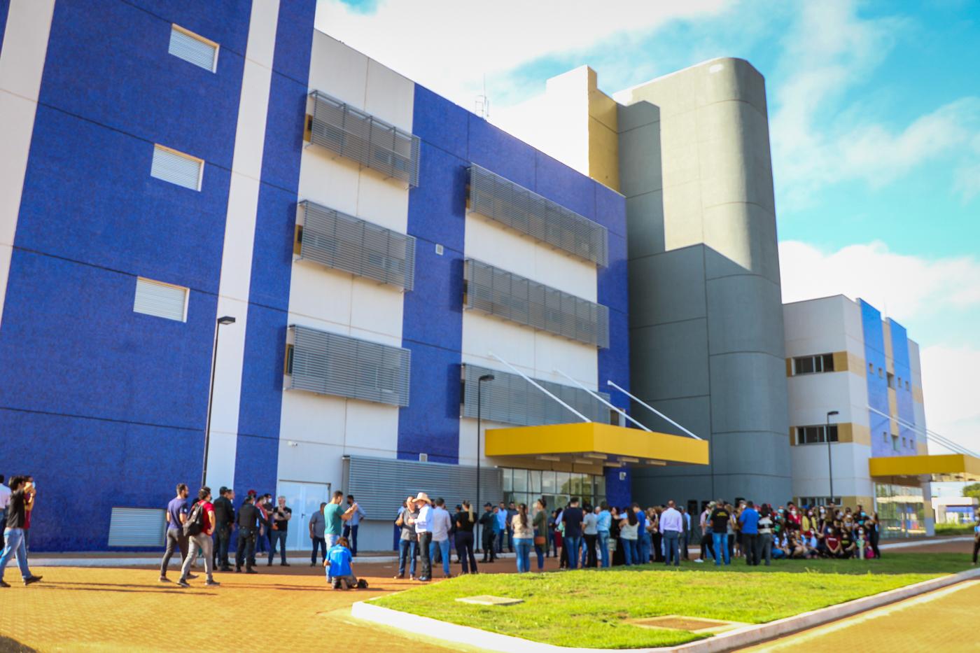 Estado e Município entregam chaves do Hospital Regional para o Instituto Acqua que fará gestão da Unidade