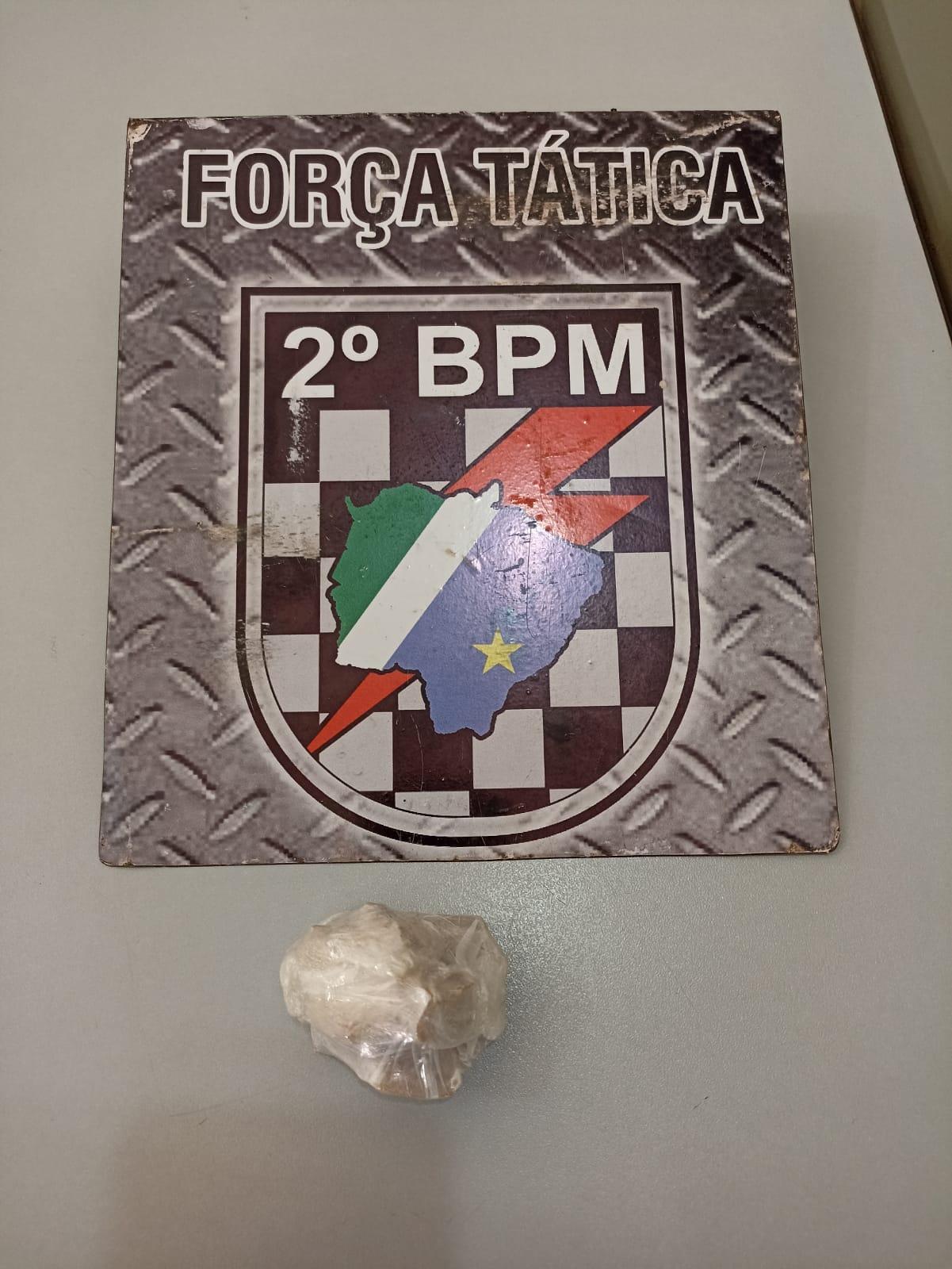 Polícia Militar apreende indivíduo portando drogas