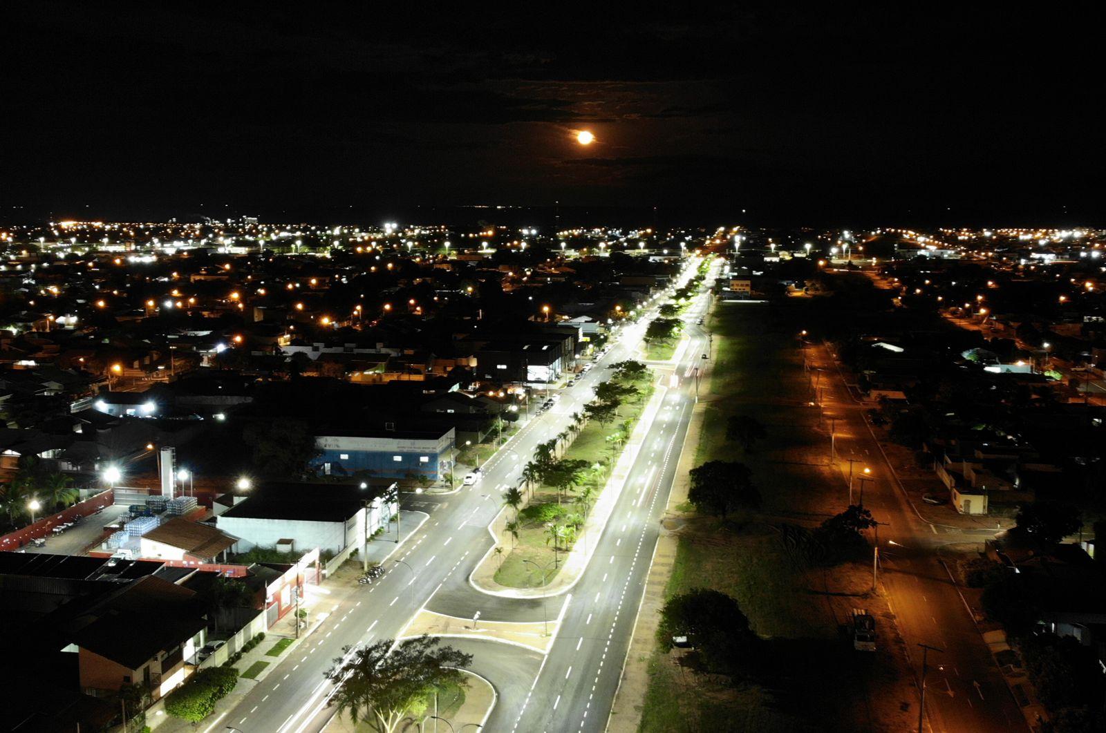 Avenida Rosário Congro passa a contar com iluminação em LED