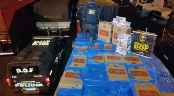 DOF apreende caminhão carregado com 25 mil pacotes de cigarro em Mundo Novo