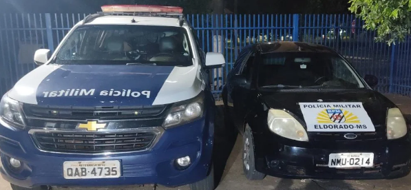 Em Eldorado, Polícia Militar recupera veículo logo após roubo e prende autores