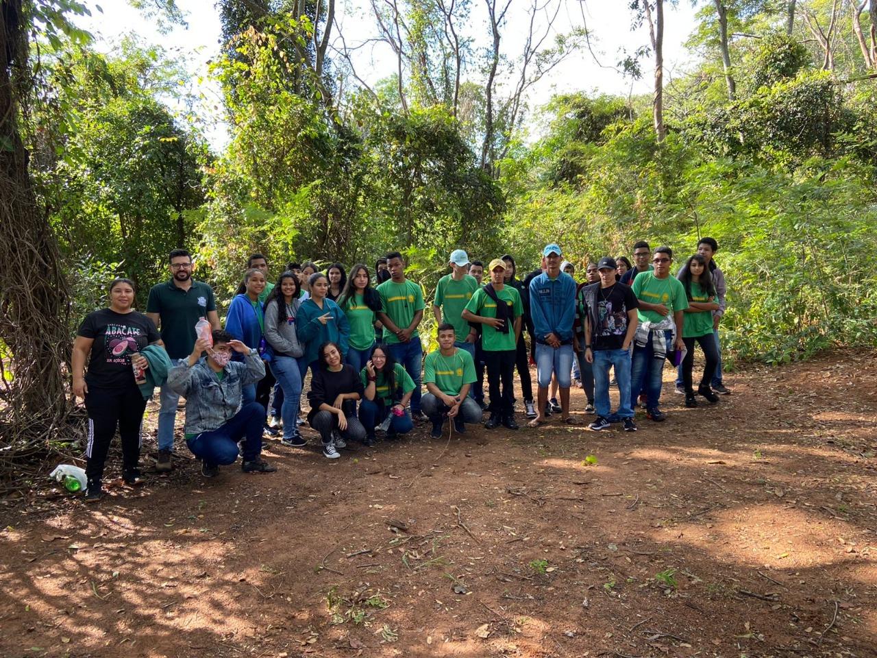 Meio Ambiente realiza trilha com alunos das escolas de Três Lagoas na APA Jupiá