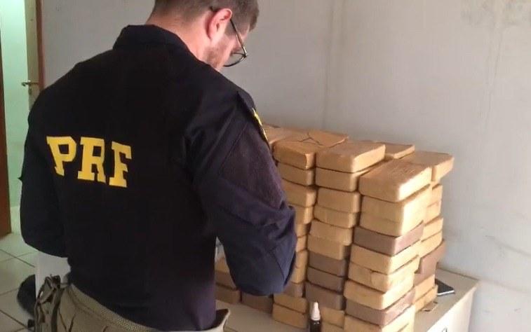 PRF apreende 211 Kg de pasta base e cloridrato de cocaína em Miranda (MS) PRF apreende 211 Kg de pasta base e cloridrato de cocaína em Miranda (MS)