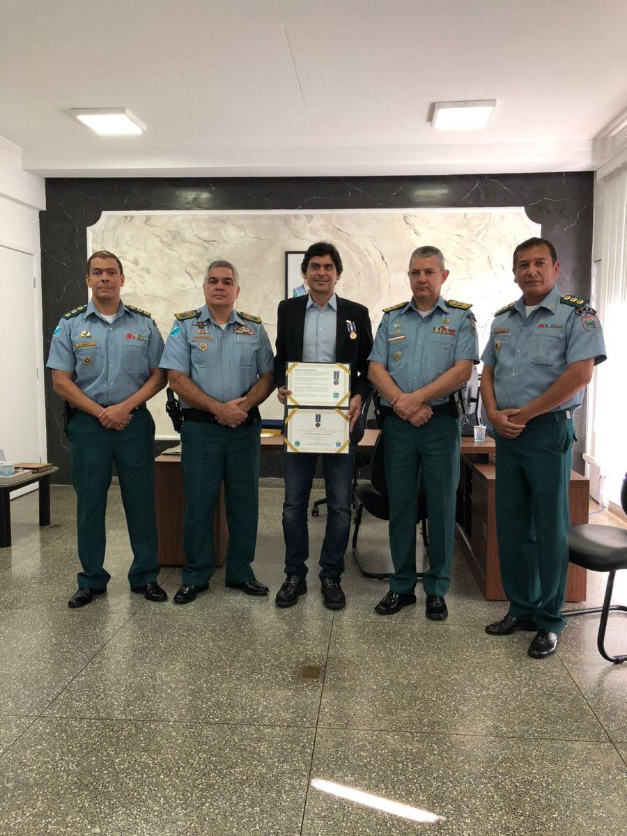 Vice-Prefeito recebe homenagem do comando da PMMS “ Medalha Tiradentes”
