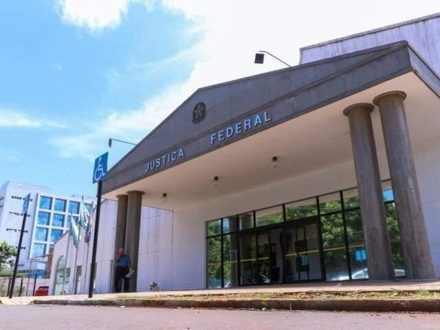 Golpistas miram famílias de presos e cobram fiança via Pix, alerta Justiça