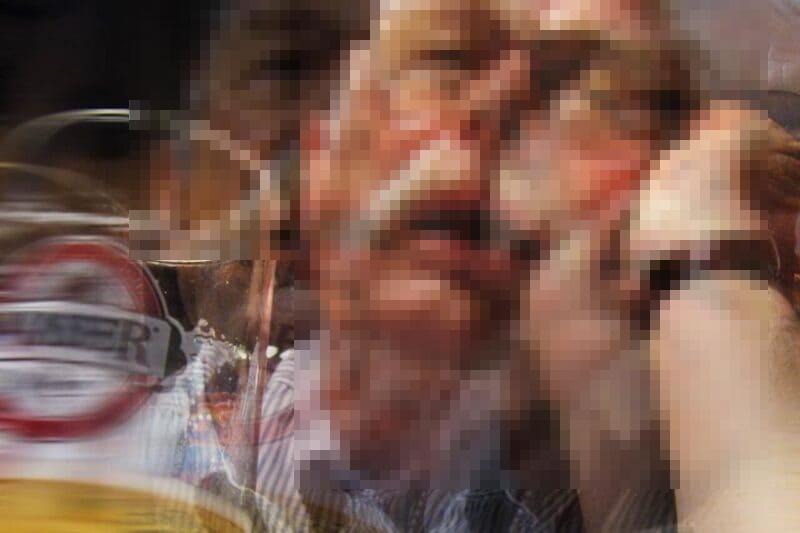 Ao sair para comprar cervejas, homem sem CNH é preso pilotando moto