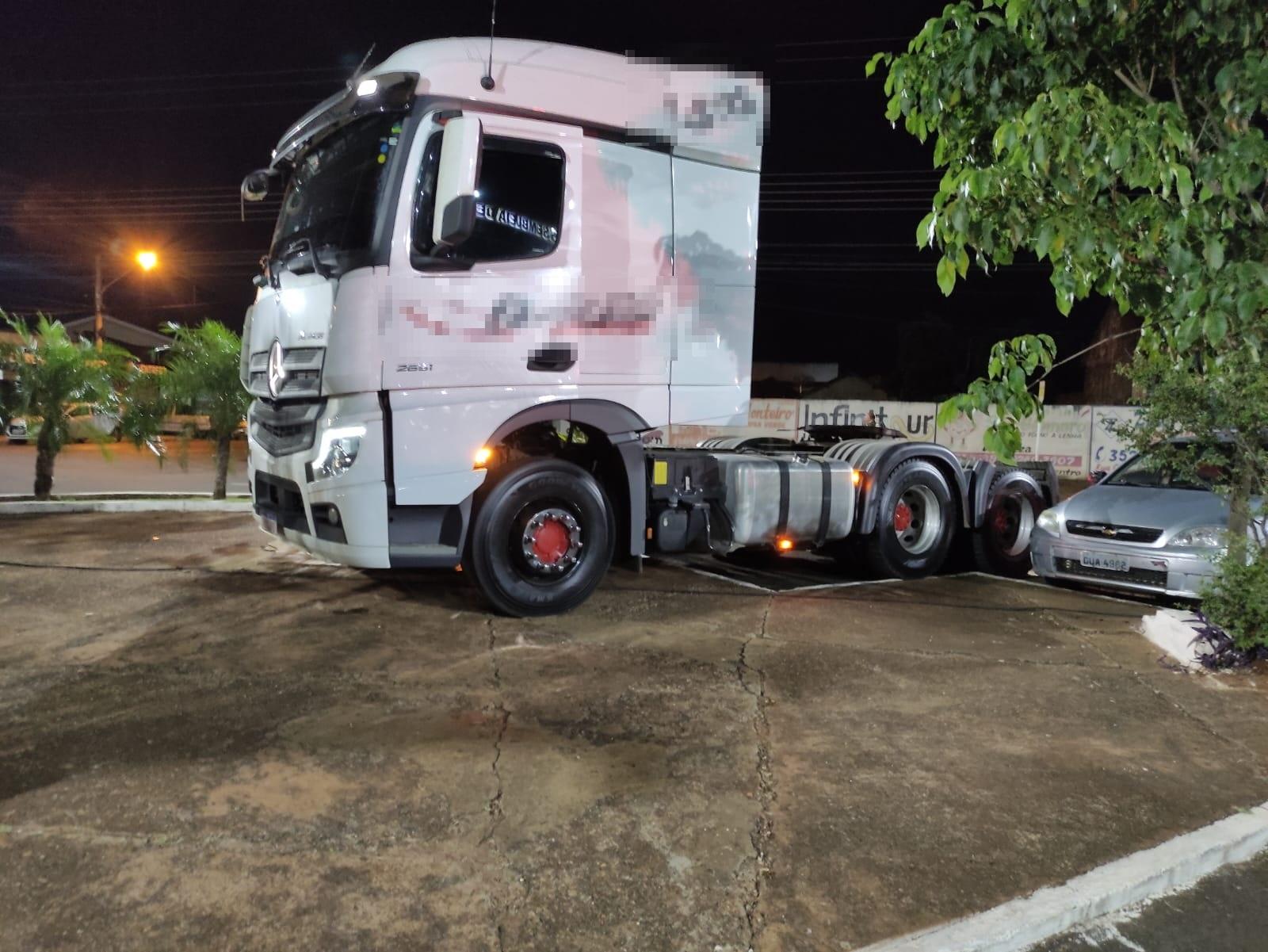 Motorista comete infração de trânsito na frente de igreja; fiéis chamam a polícia que prende homem por embriaguez 