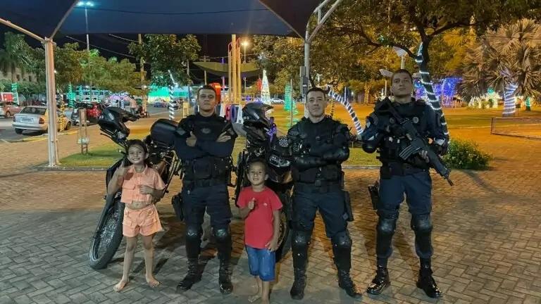 Durante patrulhamento, crianças realizam sonho e conhecem equipe da GETAM