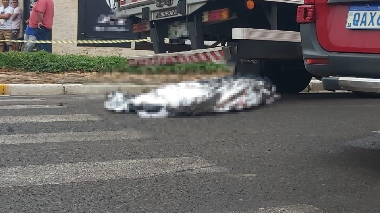 Notícia Urgente: Mulher morre em acidente entre moto e caminhão no Centro de Três Lagoas Notícia Urgente: Mulher morre em acidente entre moto e caminhão no Centro de Três Lagoas