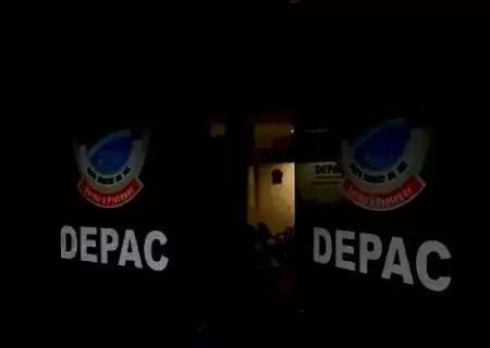 Vigia é acusado de espiar vizinha que trocava de roupa em quarto Vigia é acusado de espiar vizinha que trocava de roupa em quarto
