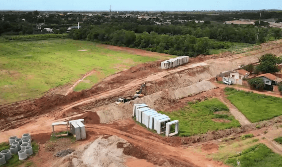 Obra de macrodrenagem que beneficiará sete bairros está avançada, veja fotos Obra de macrodrenagem que beneficiará sete bairros está avançada, veja fotos