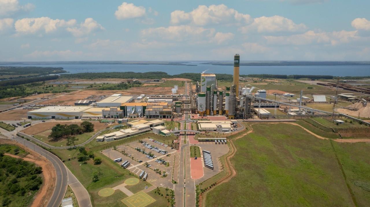 Eldorado Brasil: parada geral aumenta efetivo em 3 mil profissionais temporários Eldorado Brasil: parada geral aumenta efetivo em 3 mil profissionais temporários