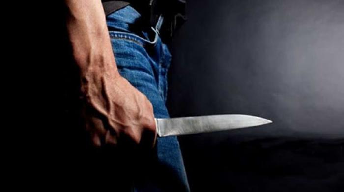 Mulher agride e ameaça companheiro de morte após desconfiar de traição