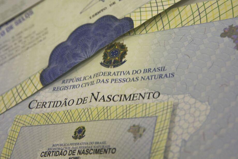 Um em cada 15 bebês nascidos em 2022 não tem o nome do pai no registro Um em cada 15 bebês nascidos em 2022 não tem o nome do pai no registro