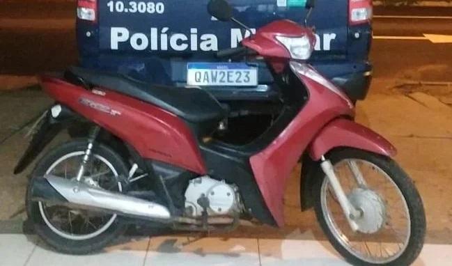 Sem CNH e supostamente bêbado, jovem é preso fazendo manobras perigosas em TL Sem CNH e supostamente bêbado, jovem é preso fazendo manobras perigosas em TL