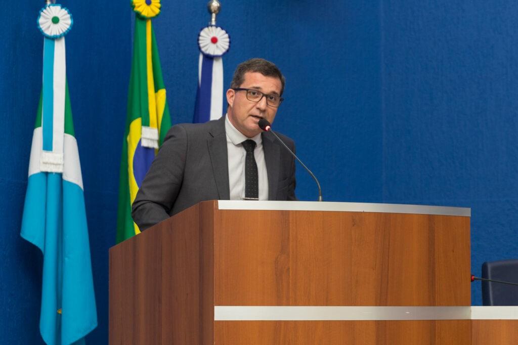Vereador solicita implantação de redutor de velocidade na BR 158, próximo a rotatória do bairro Montanini