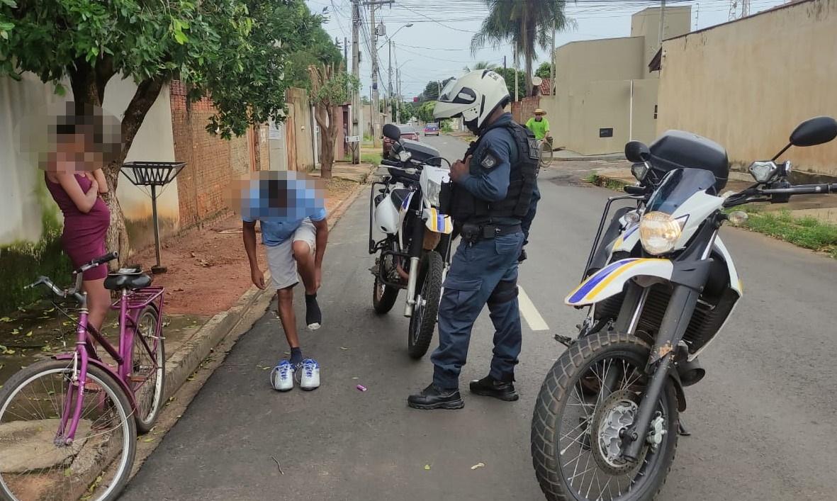 Jovem se assusta com a presença da PM, levanta suspeitas e acaba detido no Santa Luzia 