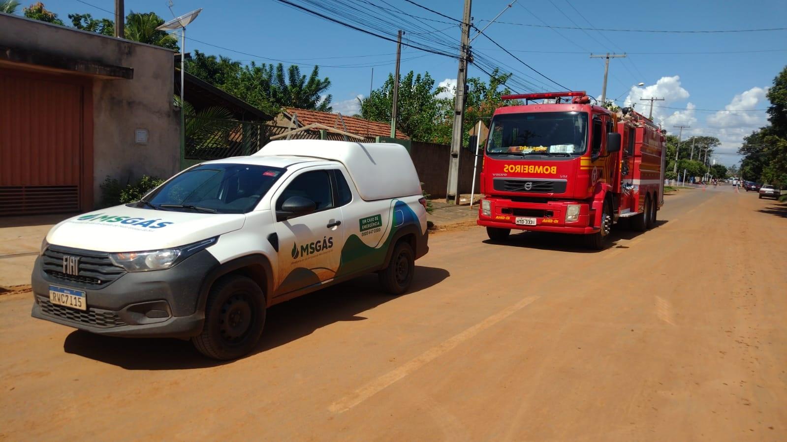 Bombeiros são acionados após vazamento em tubulação da MS-Gás na Vila Haro Bombeiros são acionados após vazamento em tubulação da MS-Gás na Vila Haro