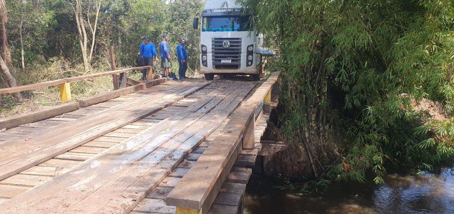 Após reparos, Ponte do Córrego Palmito está com trânsito liberado Após reparos, Ponte do Córrego Palmito está com trânsito liberado