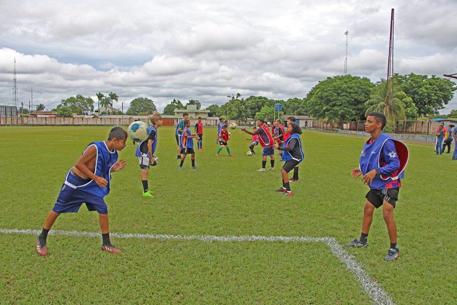 Equipe Sub-14 disputa campeonato paulista de futebol neste fim de semana Equipe Sub-14 disputa campeonato paulista de futebol neste fim de semana