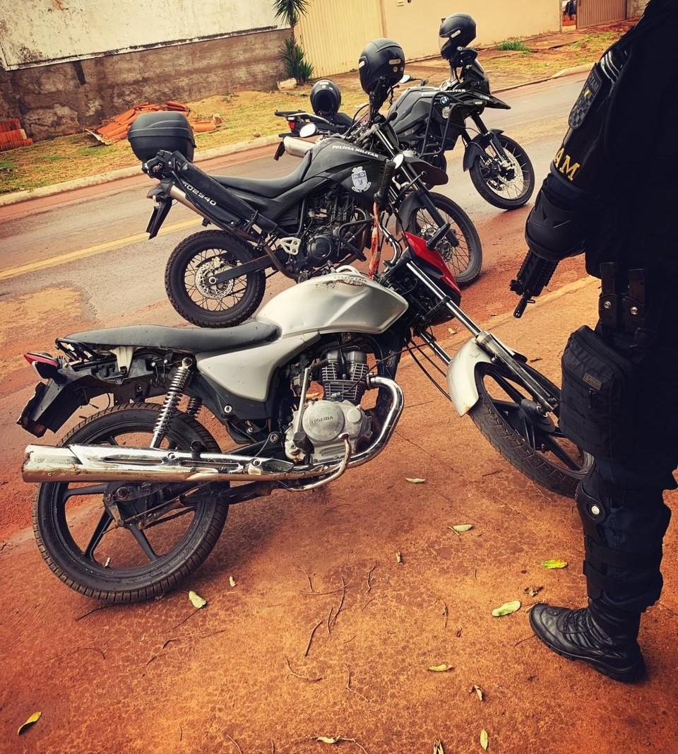 Menor que estava com moto adulterada disse que ganhou a moto da mãe que comprou o veículo em uma fazenda Menor que estava com moto adulterada disse que ganhou a moto da mãe que comprou o veículo em uma fazenda