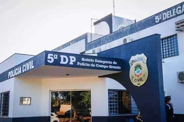 Em Campo Grande, mulher é presa ao tentar extorquir R$ 5 mil de jogador de futebol 