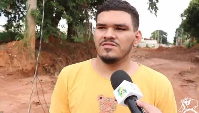 Revoltados e esquecidos, Moradores reclamam de atraso de obra na Vila Haro